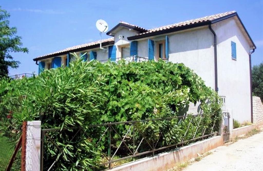 Apartments Ivas زامبراتيجا المظهر الخارجي الصورة